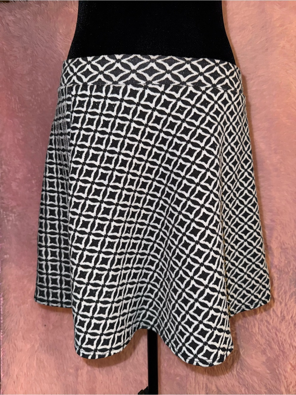 Joe B Black White Geometric Print Flare Skirt Size Large
